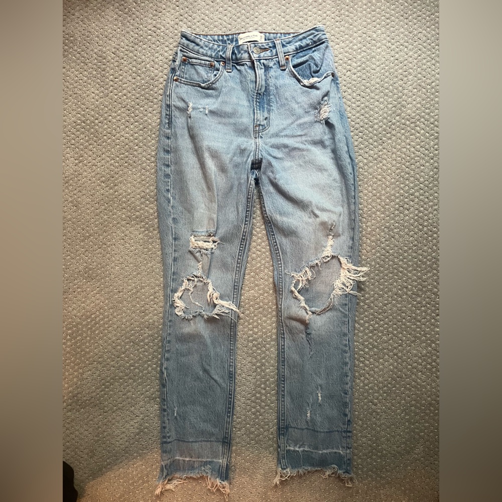 Abercrombie & Fitch High Rise Mom Jeans Curve Love Light Wash Ripped